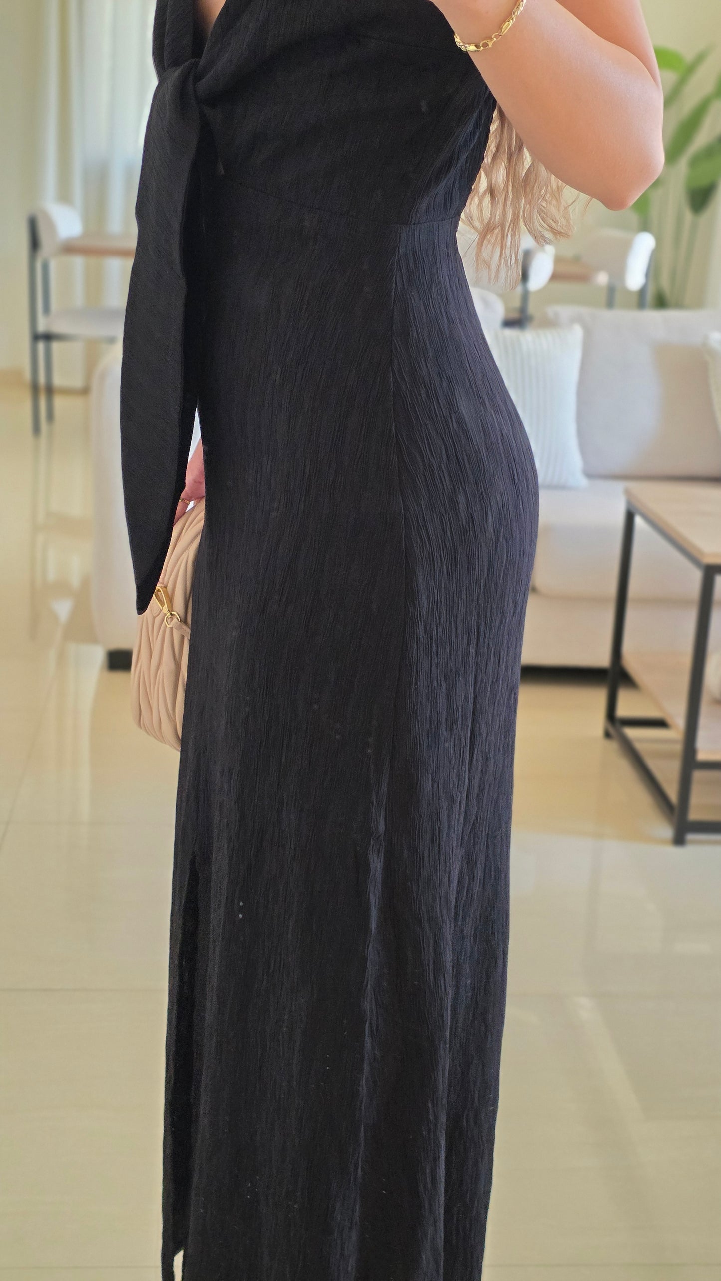 Serena Plunge Maxi Dress – Black