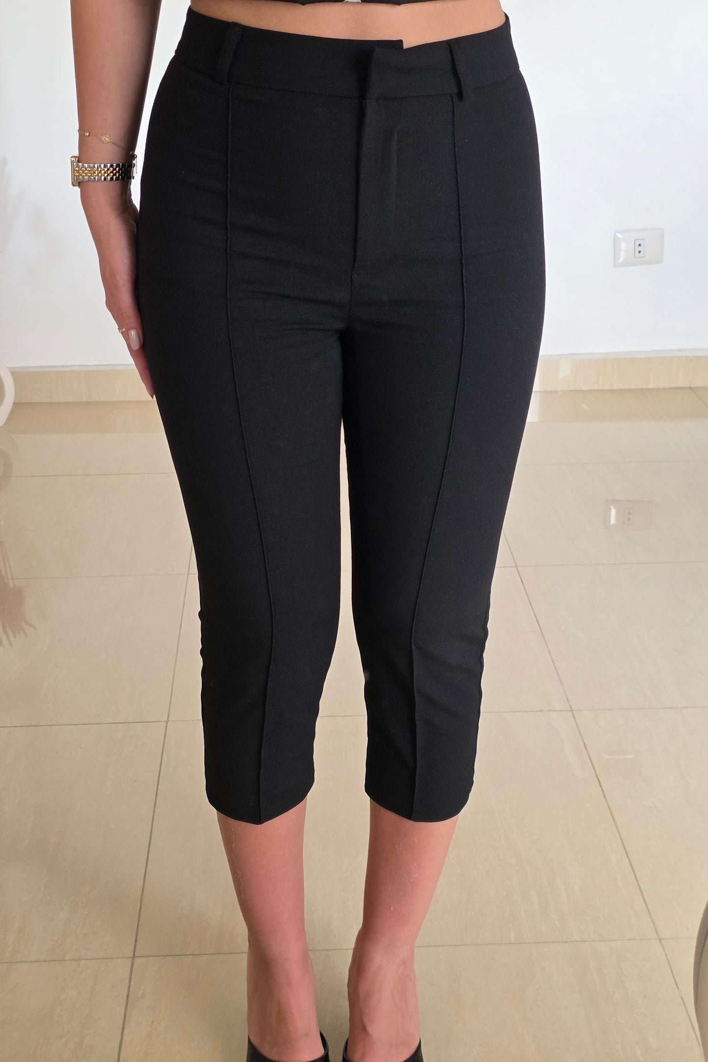 Selina Capri Pants – Black