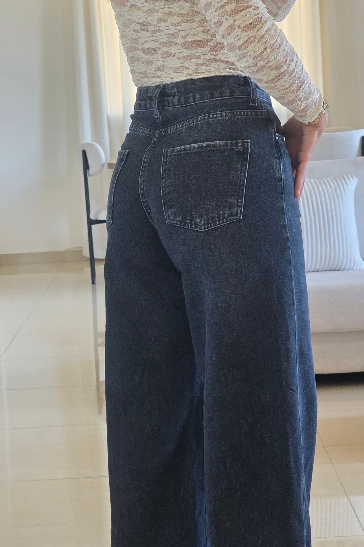 Jenna Wide-Leg Jeans - Washed Black