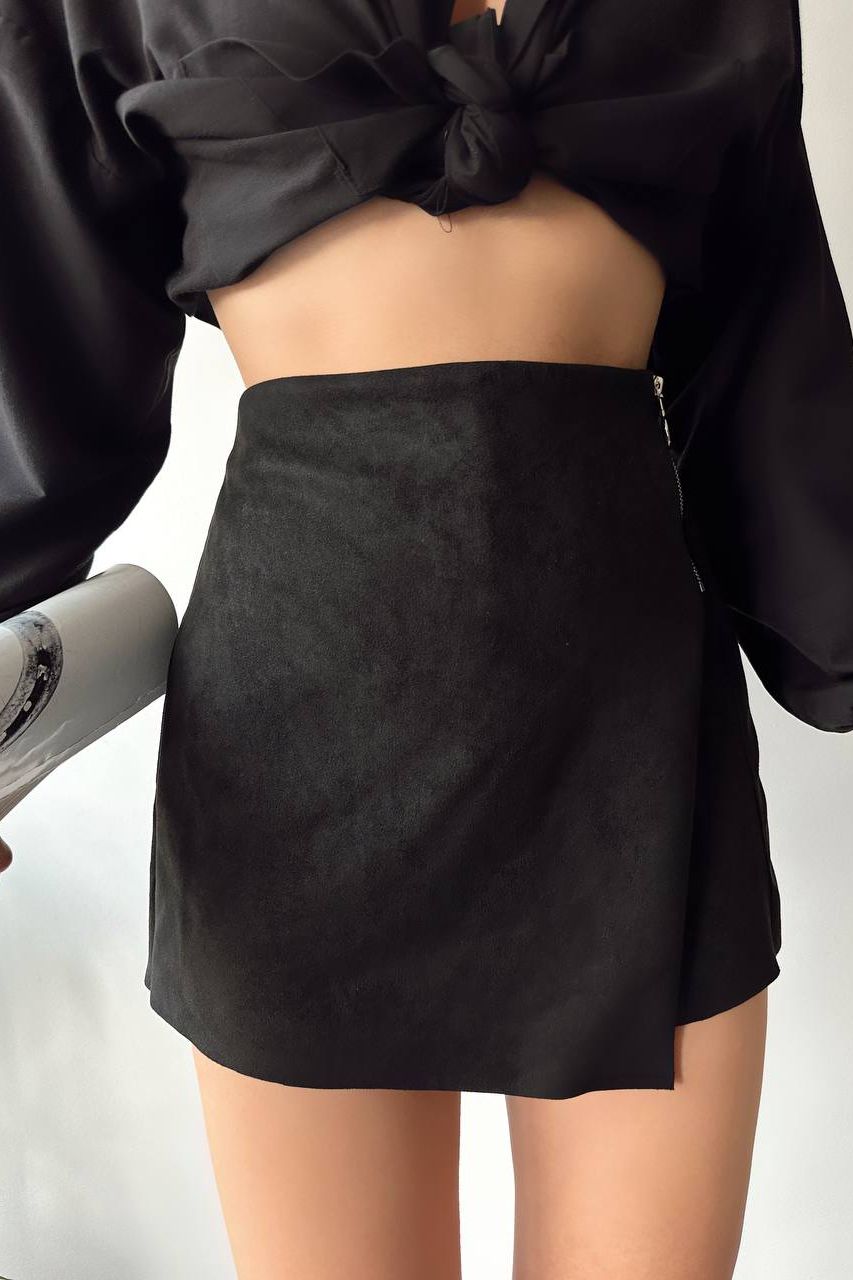 Black Skort